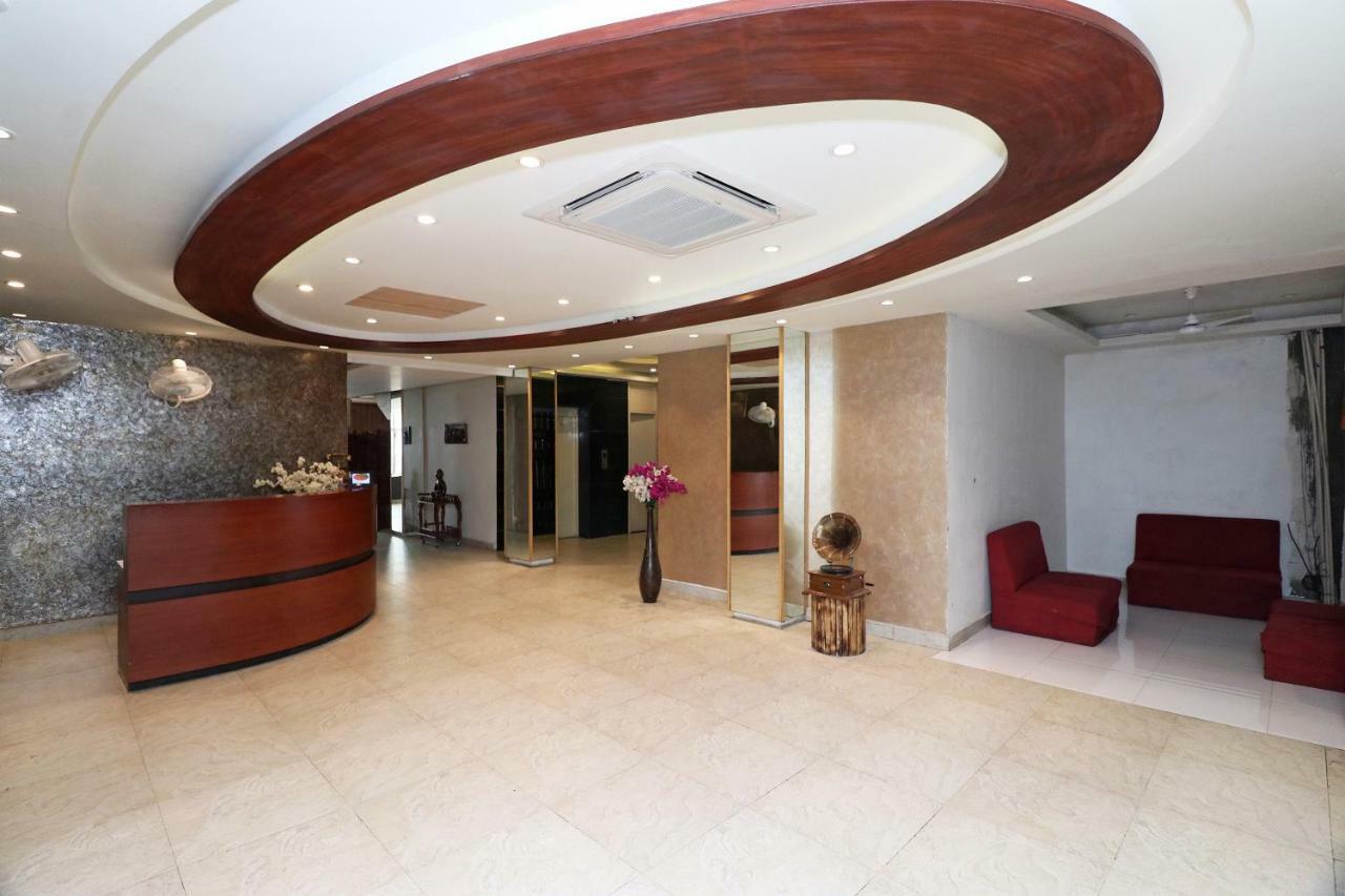 Oyo 5843 Hotel Yash Inn Mirzāpur Eksteriør bilde