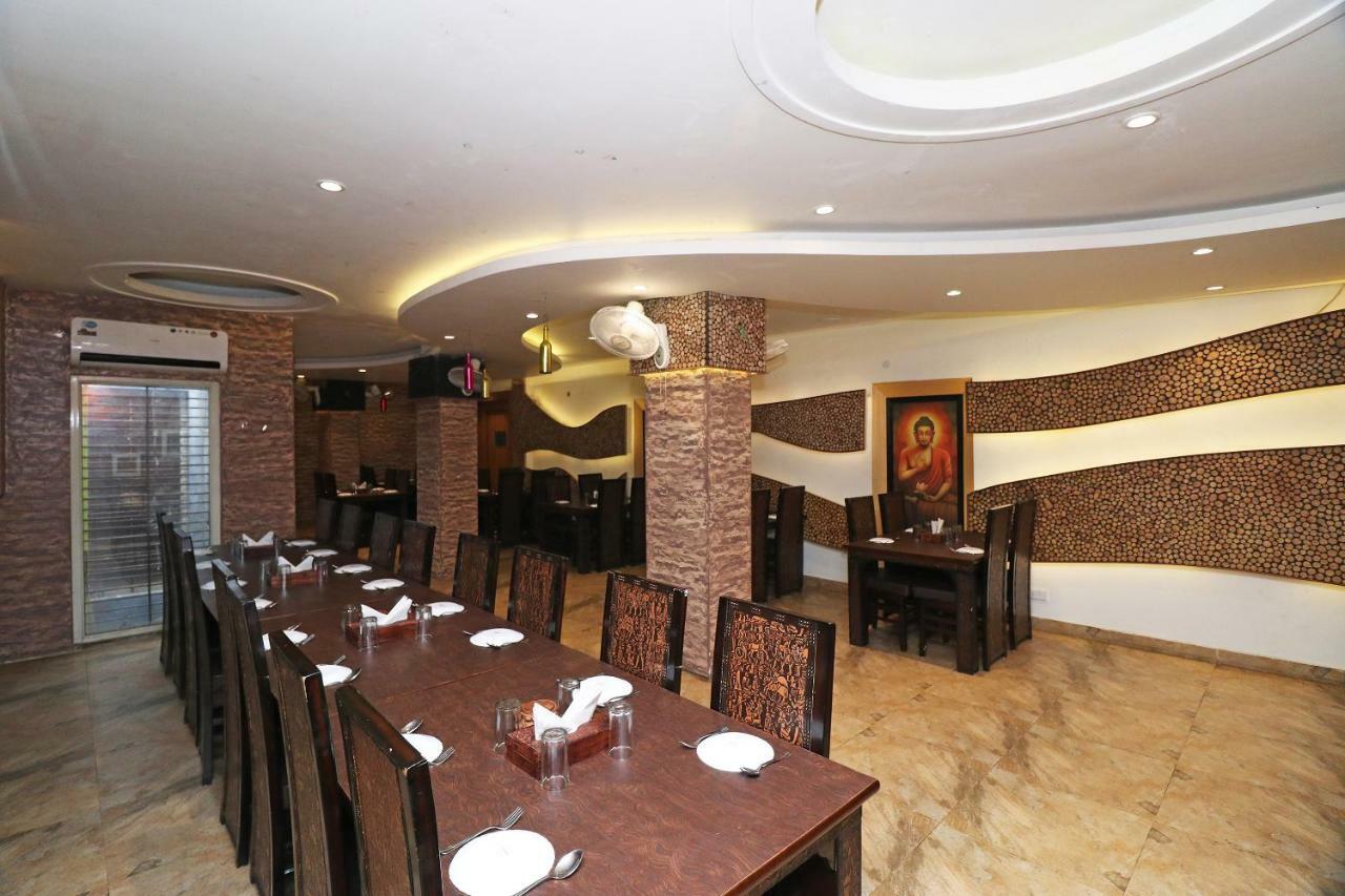 Oyo 5843 Hotel Yash Inn Mirzāpur Eksteriør bilde